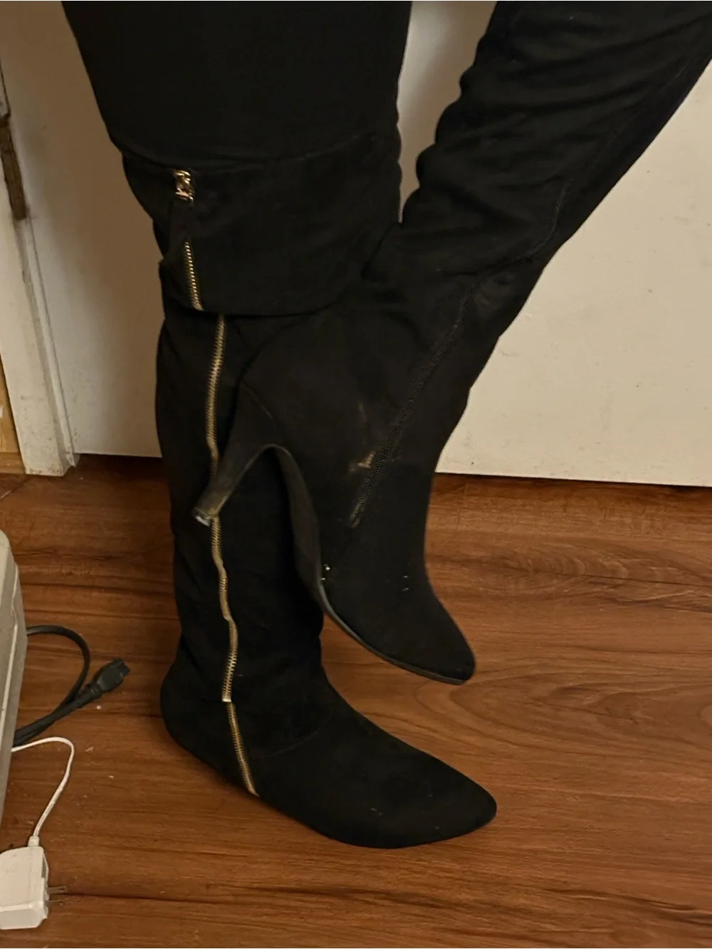 Women's Black Over-the-Knee Pointed-Toe Boots